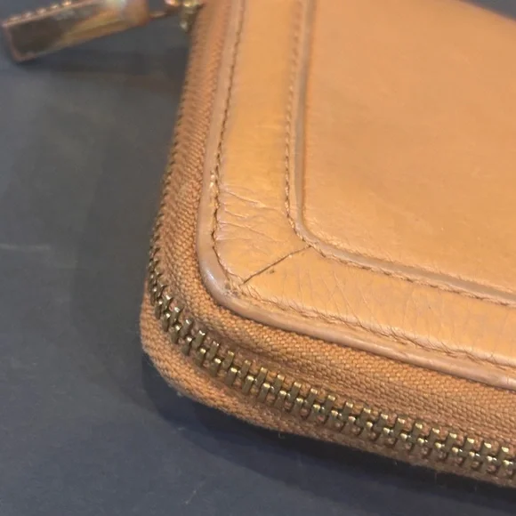 Tory Burch Amanda Continental Brown Leather Zip Around Wallet - Picture 14 of 16